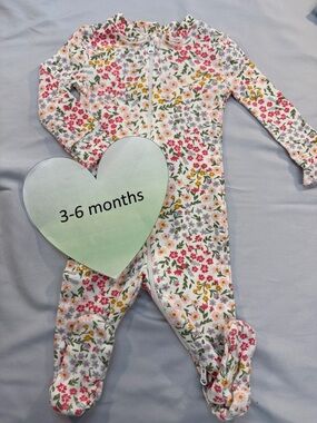 Little Earthling - long sleeve footed organic cotton sleeper. Size 3-6 m…